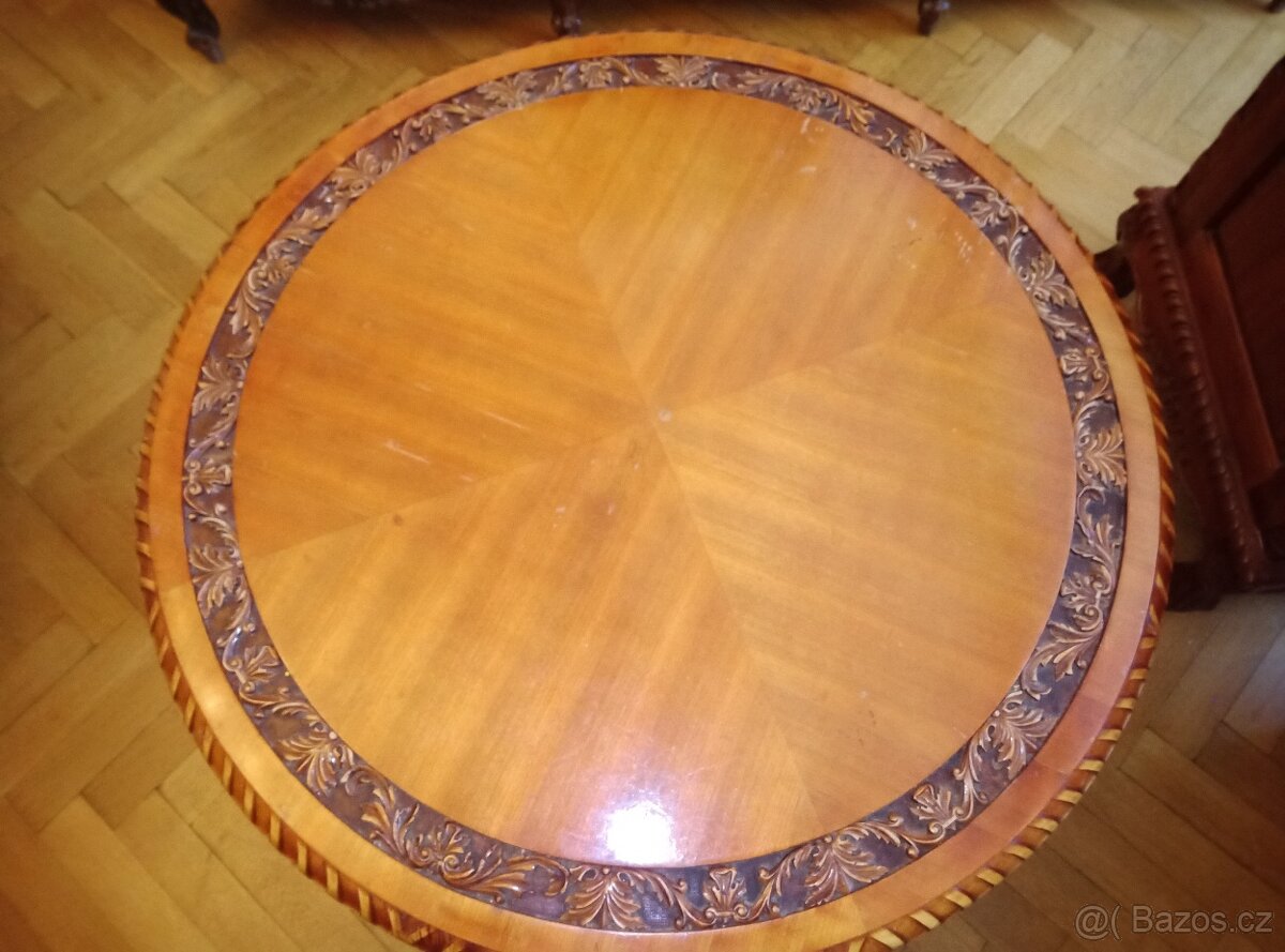 Krásný starožitný nábytek - 5