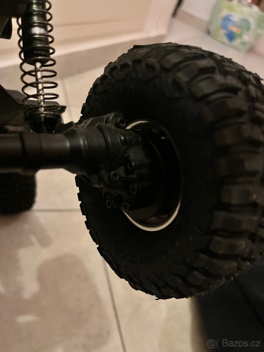 Traxxas Defender - 5