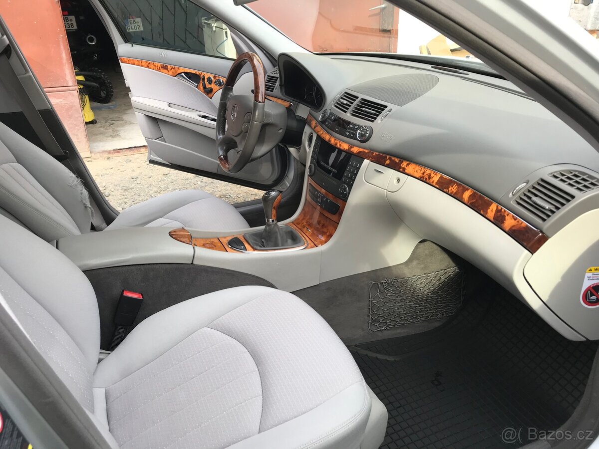 Mercedes Benz W211 - 5