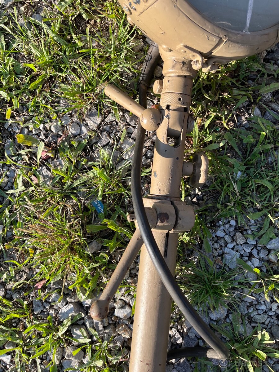 Německý Scheinwerfer hledáček z období WW II na hasičský vůz - 5