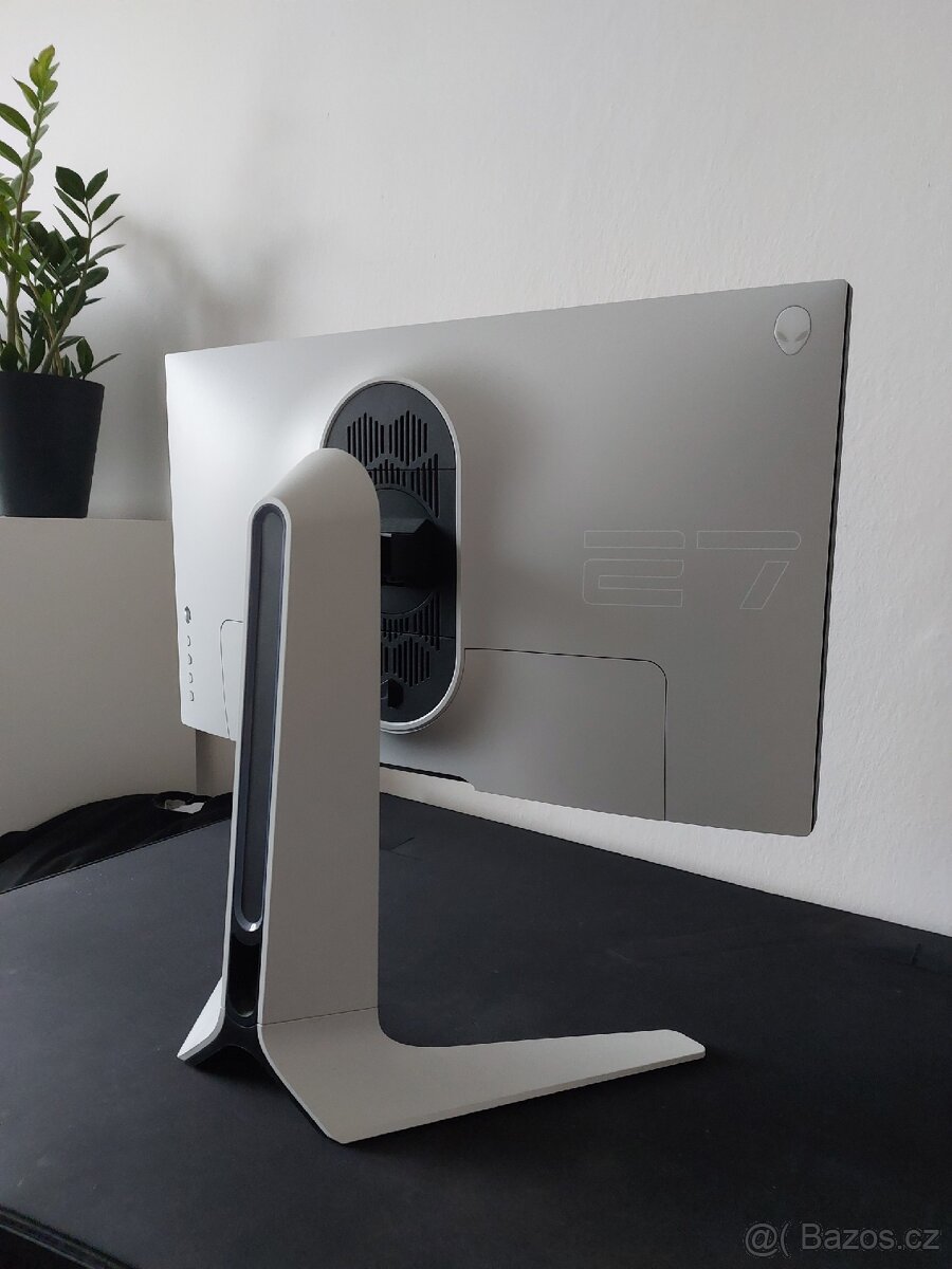 DELL Alienware 27" QHD AW2721D 240hz G-SYNC ULTIMATE - 5