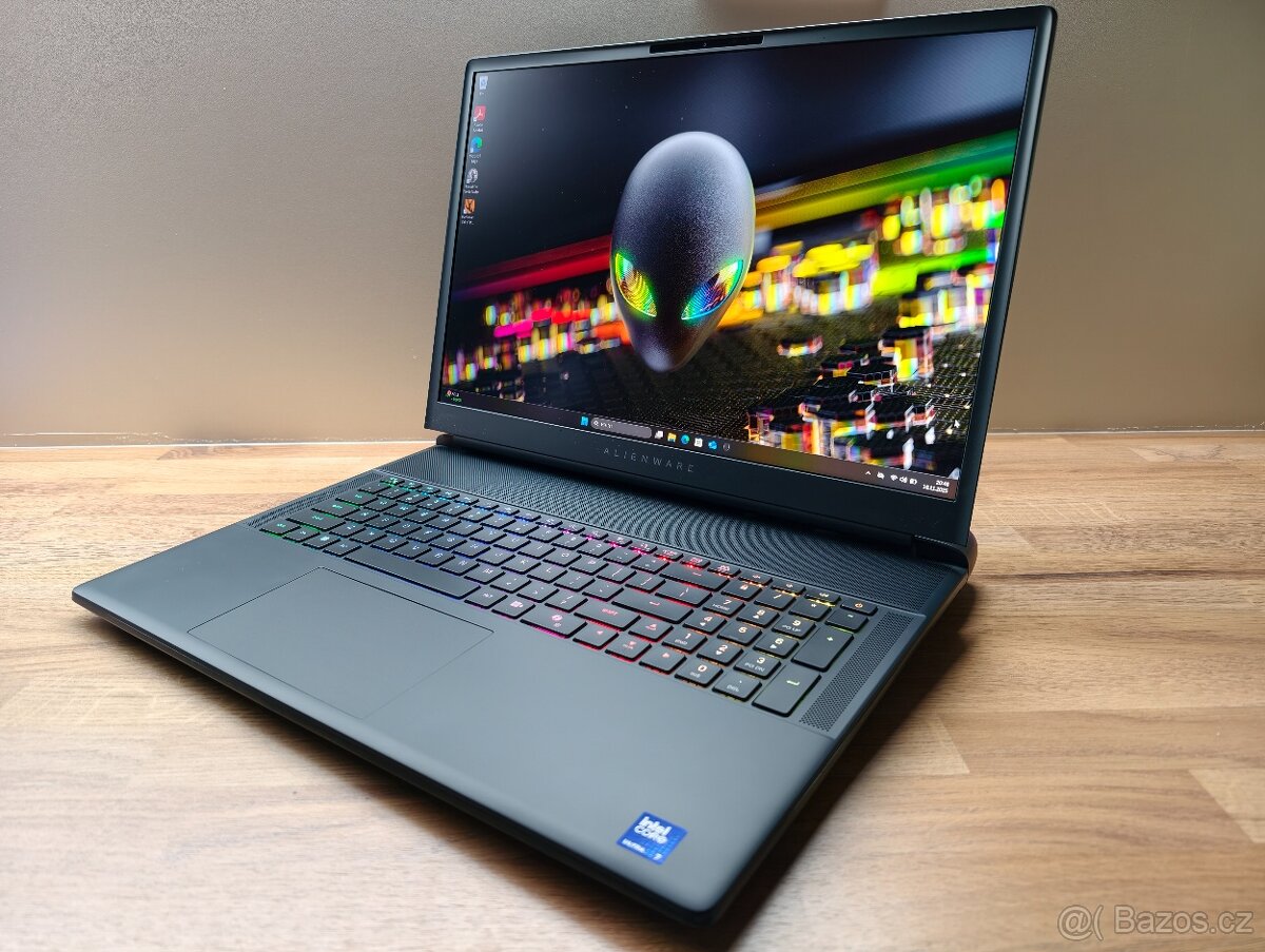 18" 300HZ_ALIENWARE 18 AREA-51_U7-255HX_32GB_RTX 5060 8GB - 5