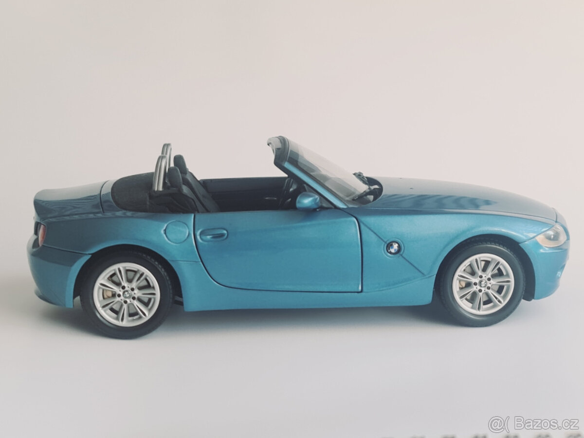 bmw Z4 e85 1:18 kyosho - 5