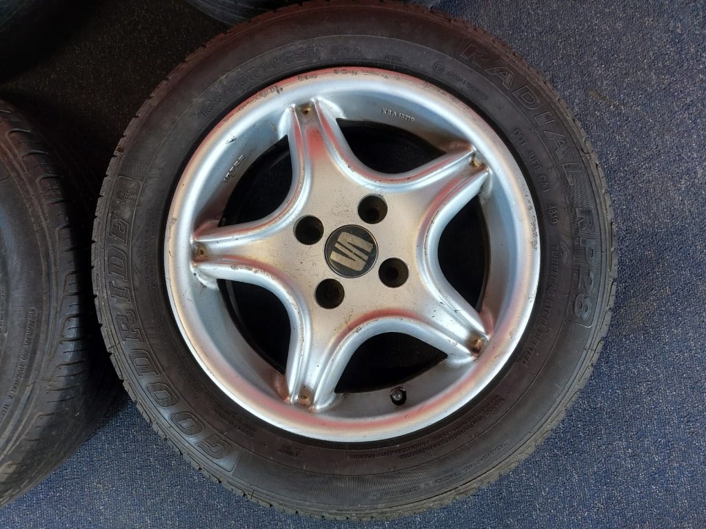 ALU disky 4x100 R14 Seat 6Jx14H2 ET 38 s letními pneu 185/60 - 5