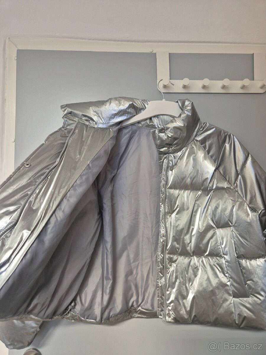 Stříbrná dámská péřová bunda - jako nová - 5