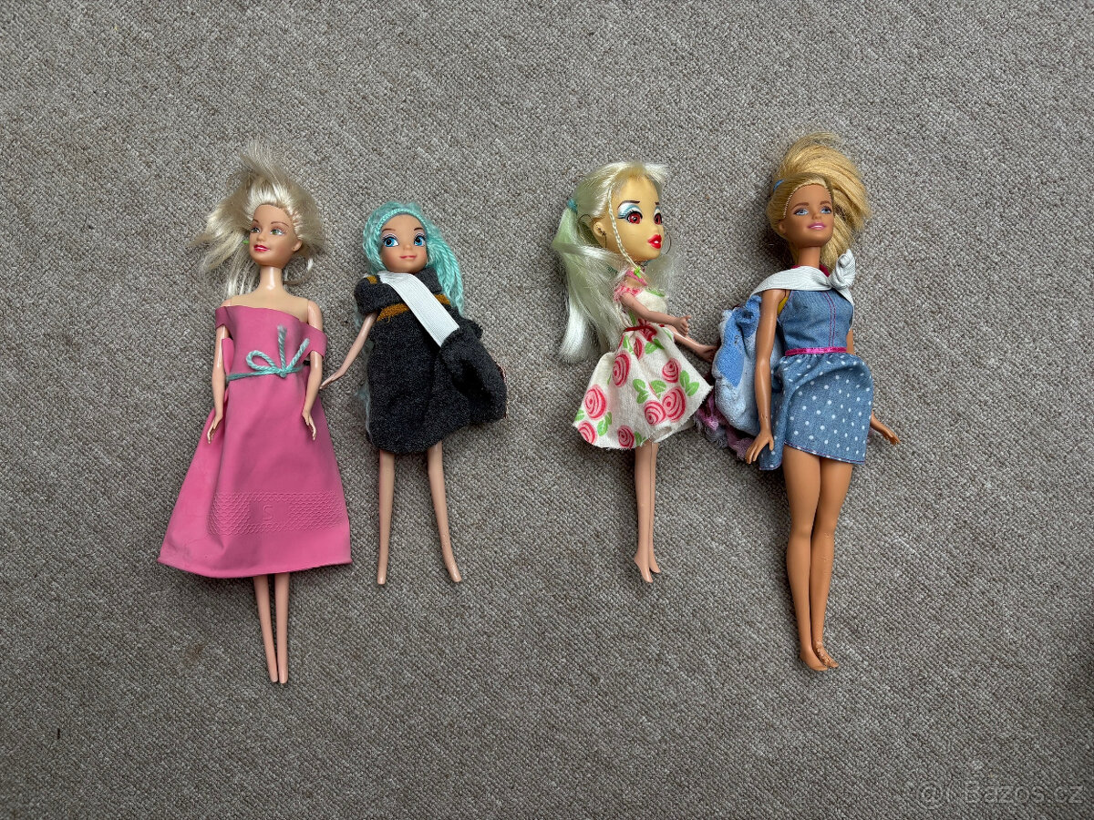 Domeček pro panenky + 4 panenky - 5