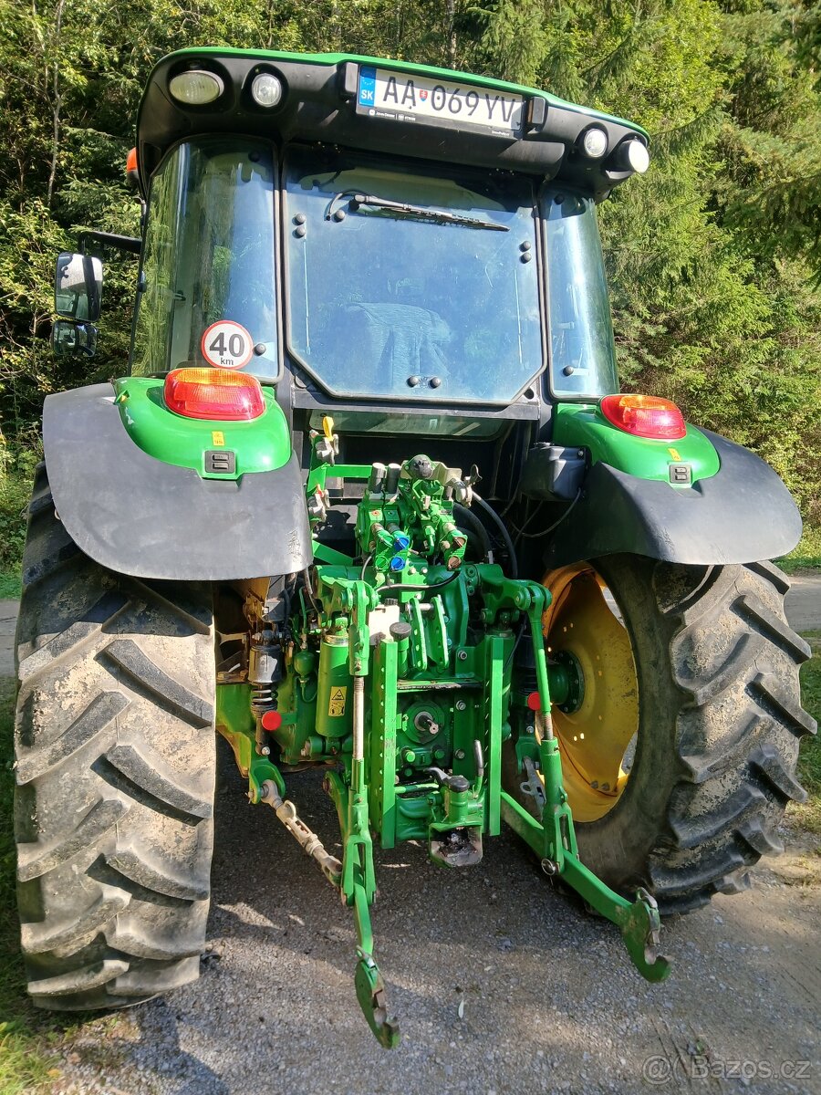 Traktor John deere 5100R - 5