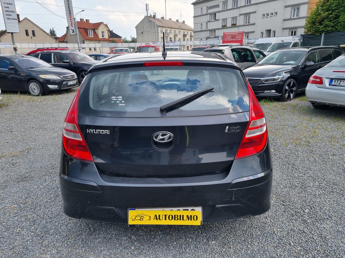 HYUNDAI i30 1.4i 80KW R.V.2011/1.MAJITEL - 5