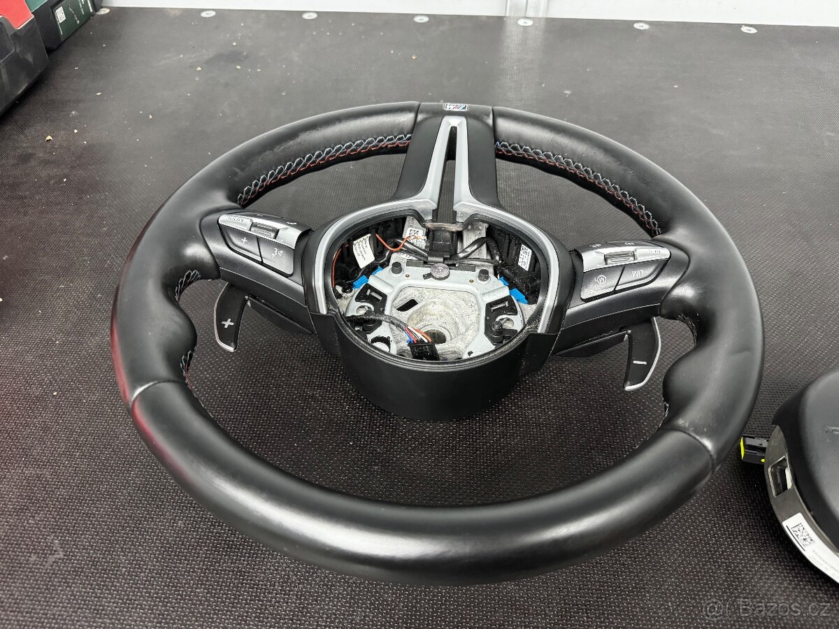 BMW F82/F80/FX M3/M4 volant kompletni pádla - 5