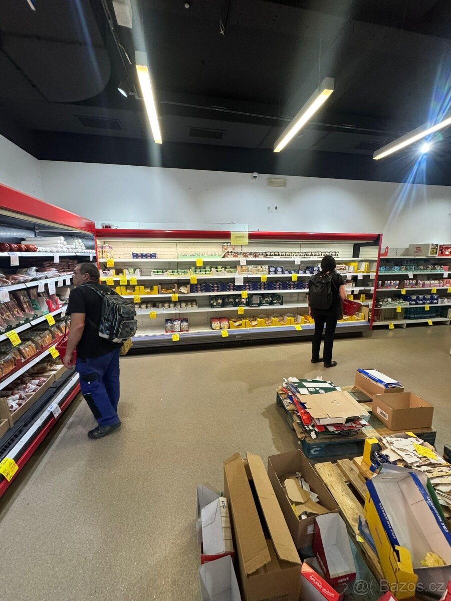 Pronájem obchodních prostor – 829,99 m² - 5