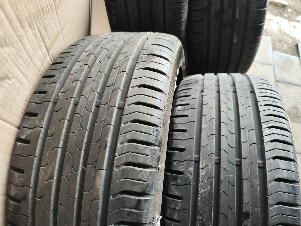 17"sada letních pneu Ćontinental 215/45/17 = 1000Kč/4ks - 5