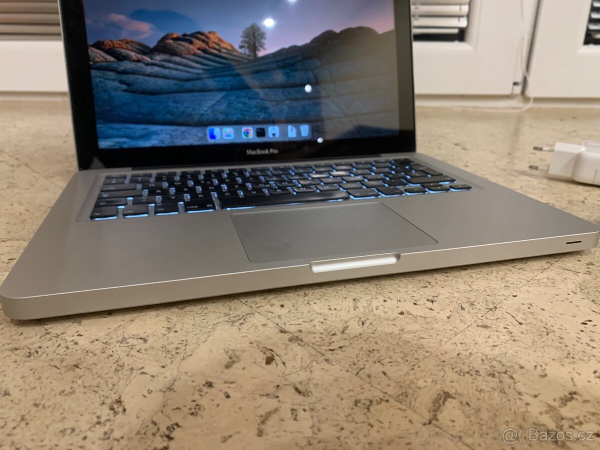 MacBook Pro 15" 2,5 GHz Intel Core i5+ nabijecka +klavesnic - 5