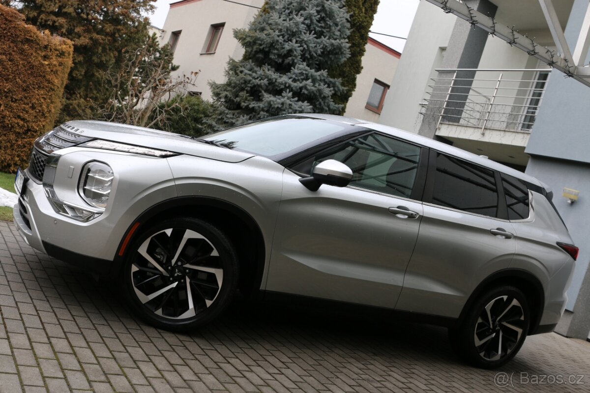 Mitsubishi Outlander 2.4 ,7míst, intense - 5