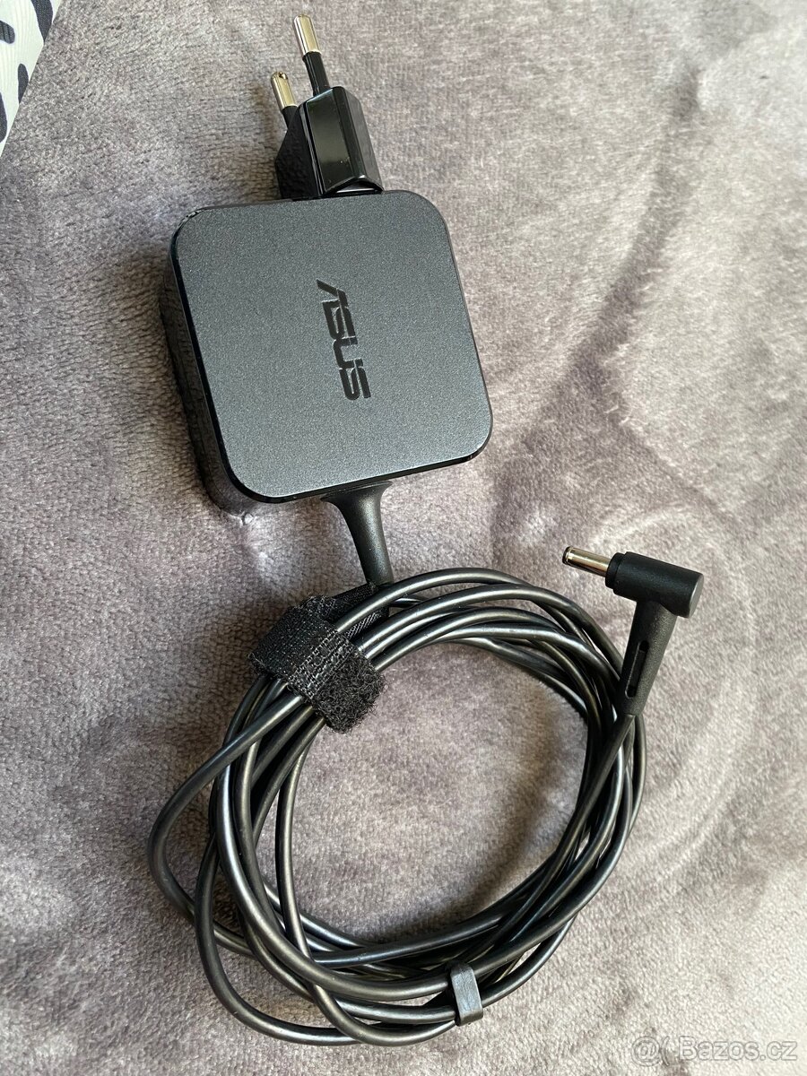 Prodám ASUS VivoBook 15 (SSD disk, Intel Core i3) - 5