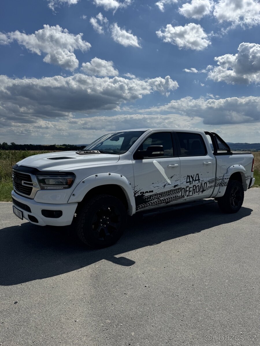 Dodge ram 1500 4x4 5.7 hemi LPG