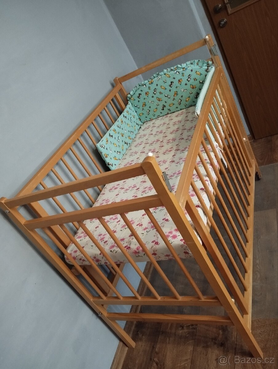 Dřevěná dětská postýlka - 5