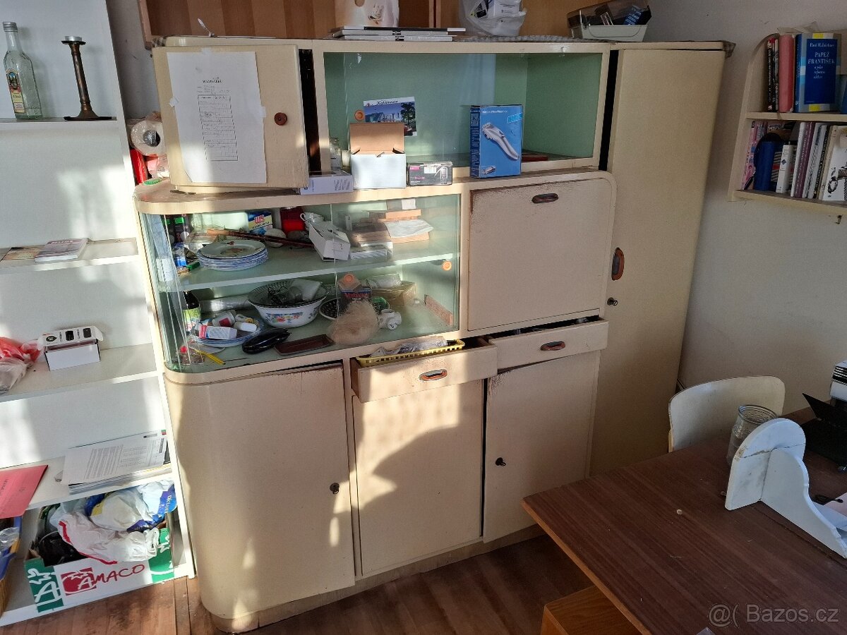 Skříně a sekretáře - 5