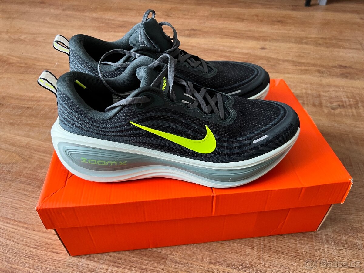Nike Vomero Plus / 44 / Seaweed - 5