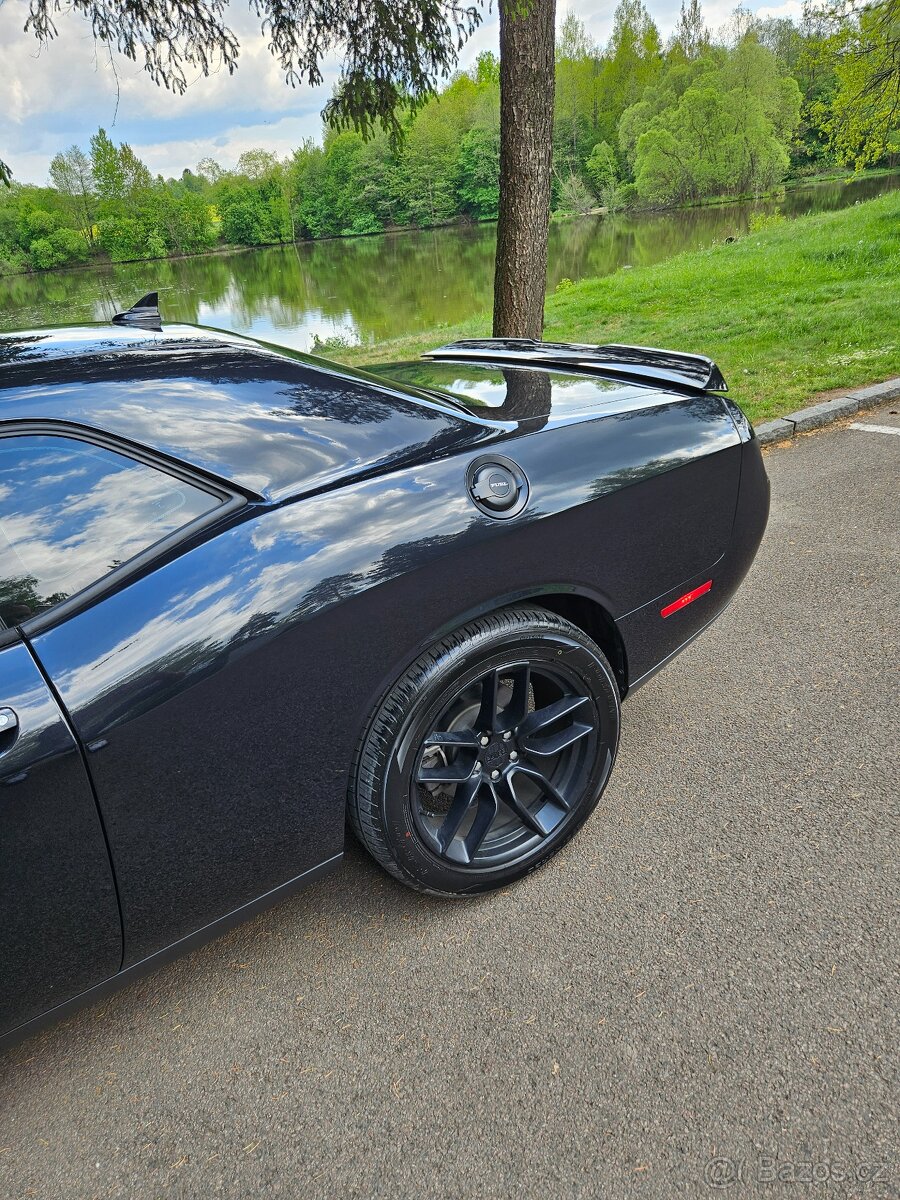 Dodge challenger 5.7 hemi - 5