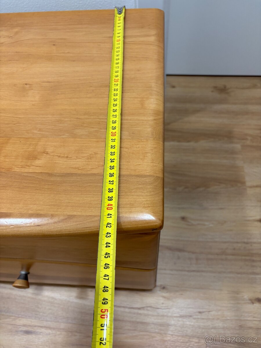 Dřevěný noční stolek s šuplíky - 5