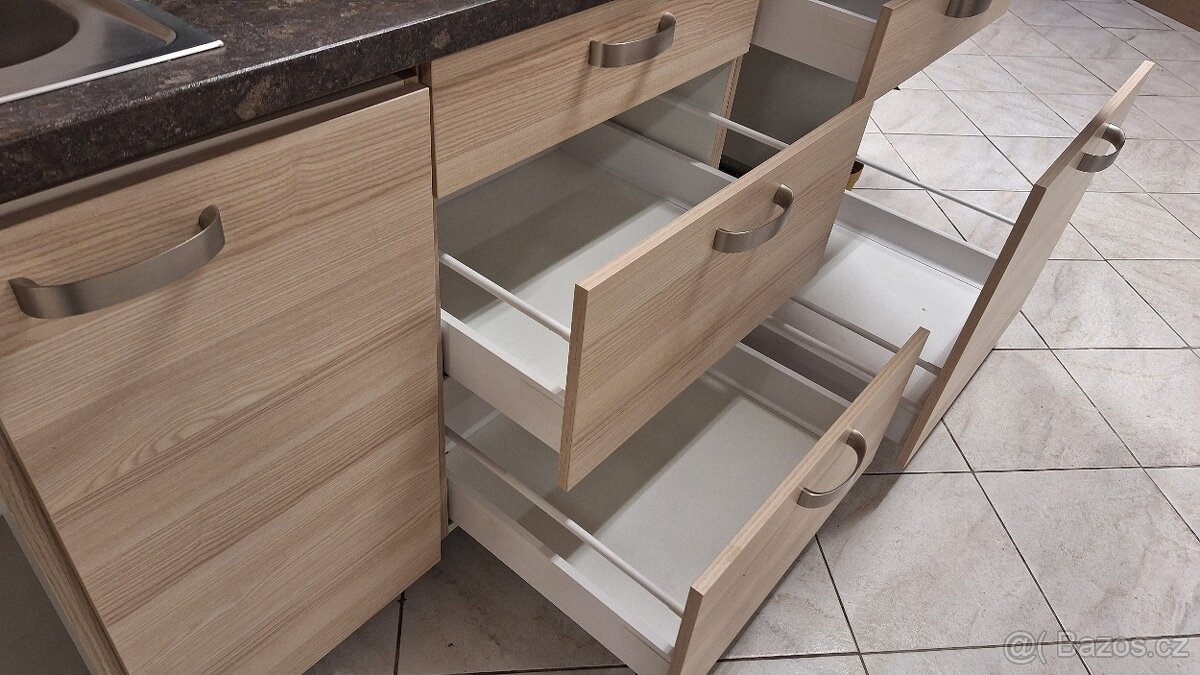 Malá 2m kuchyňská linka německé výroby - 5