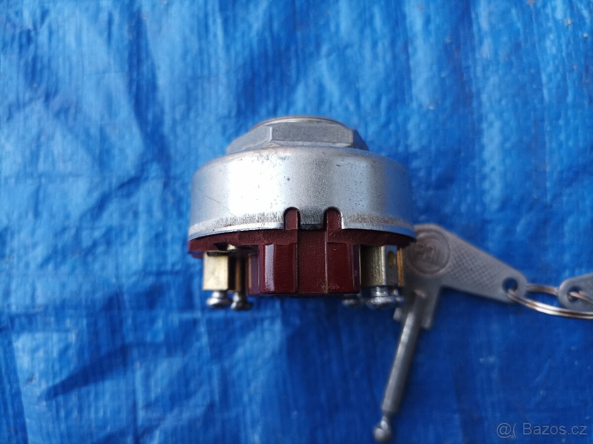 Spínací skříňka PAL se dvěma klíčky - 5