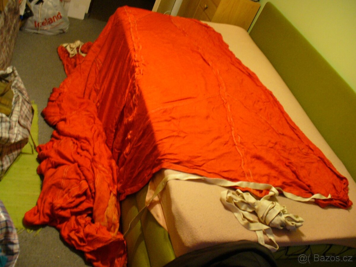 Nemecky,valecny-transportni oranzovy padak na schoz techniky - 5