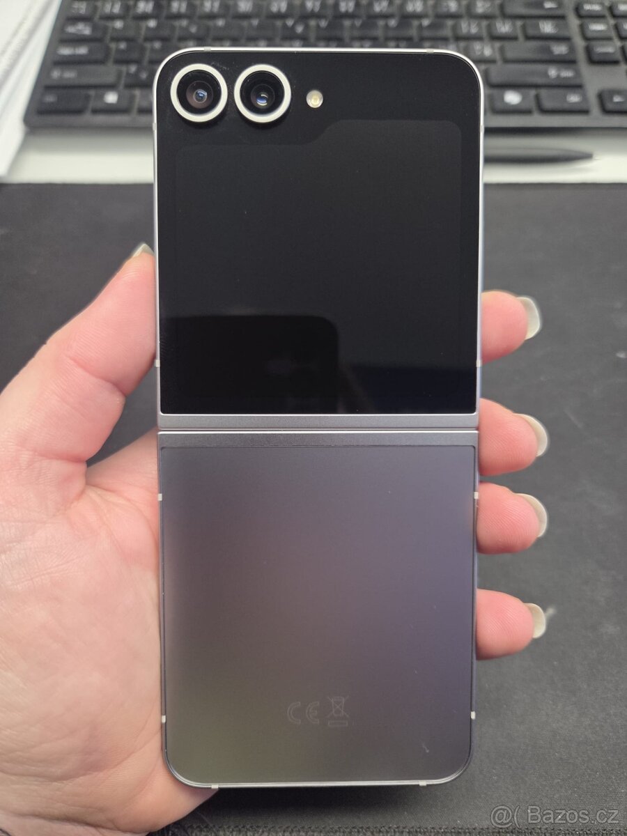 Samsung Galaxy Z Flip6 256 GB - 5