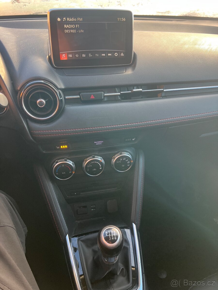Mazda 2 - 5