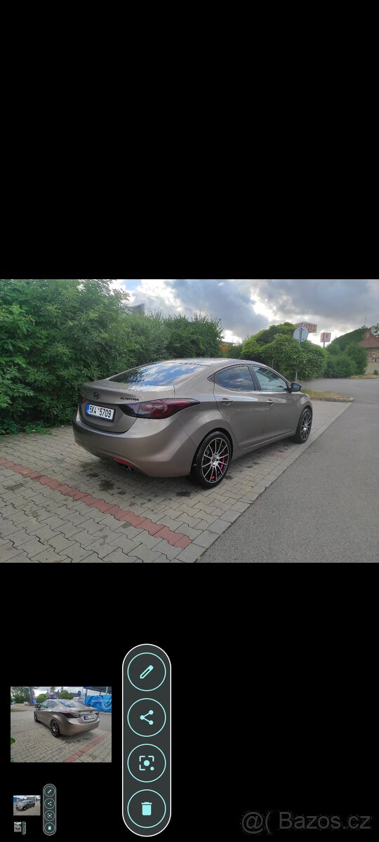 Hyundai Elantra 5 - 5