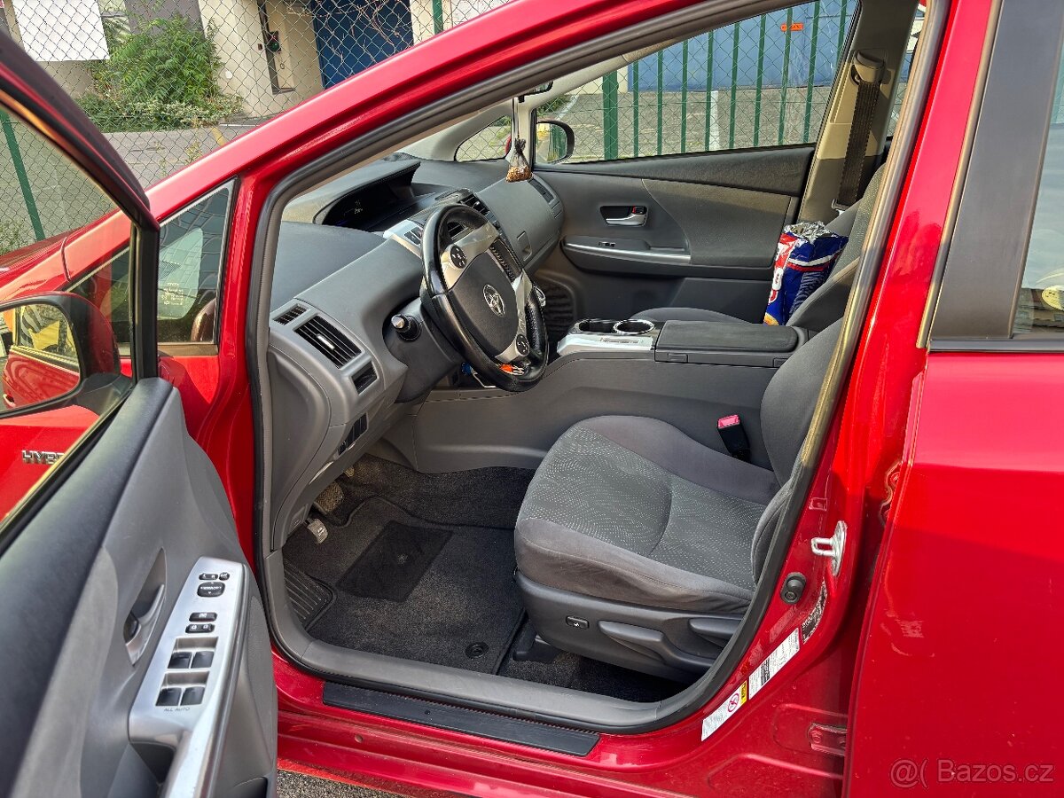 Toyota Prius Plus - 5