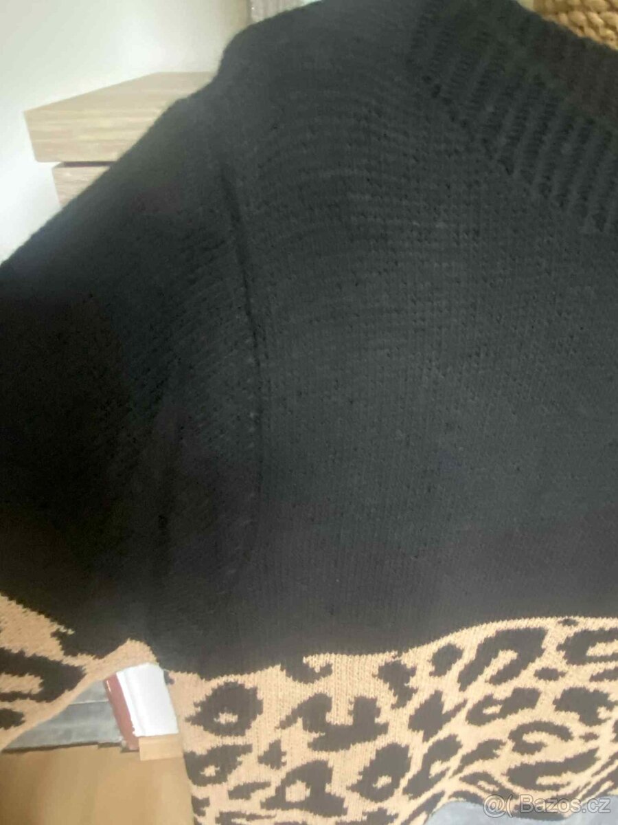 Nový dlouhý italský svetr vel. 44 a více - 5