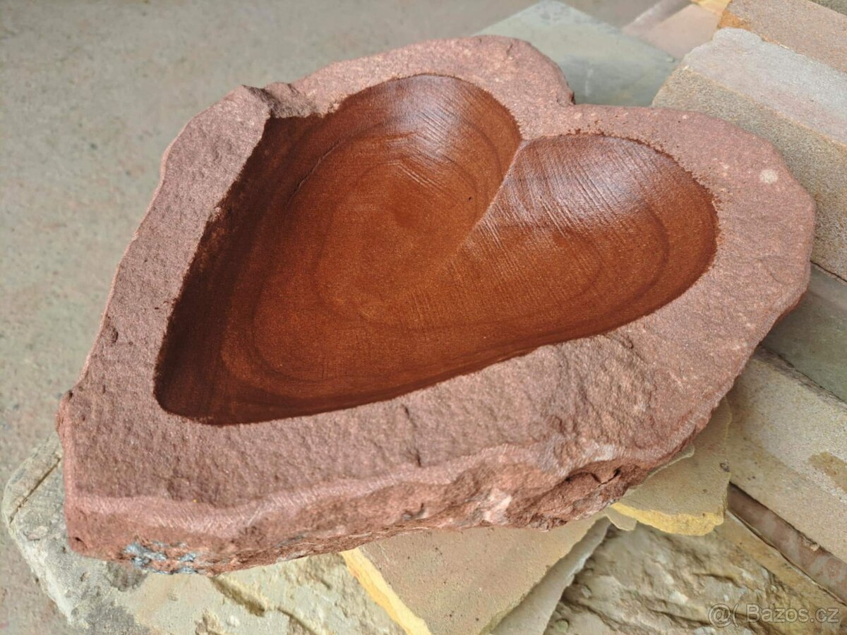 Kamenná pítka - srdce - 5