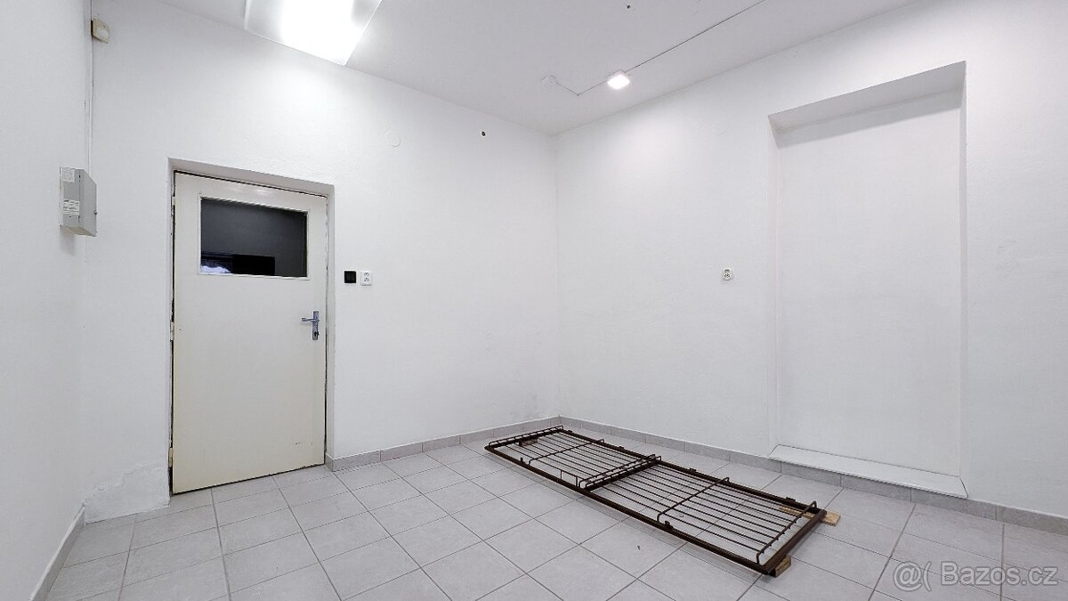 Pronájem kanceláře se zahrádkou / Ivančice - 5