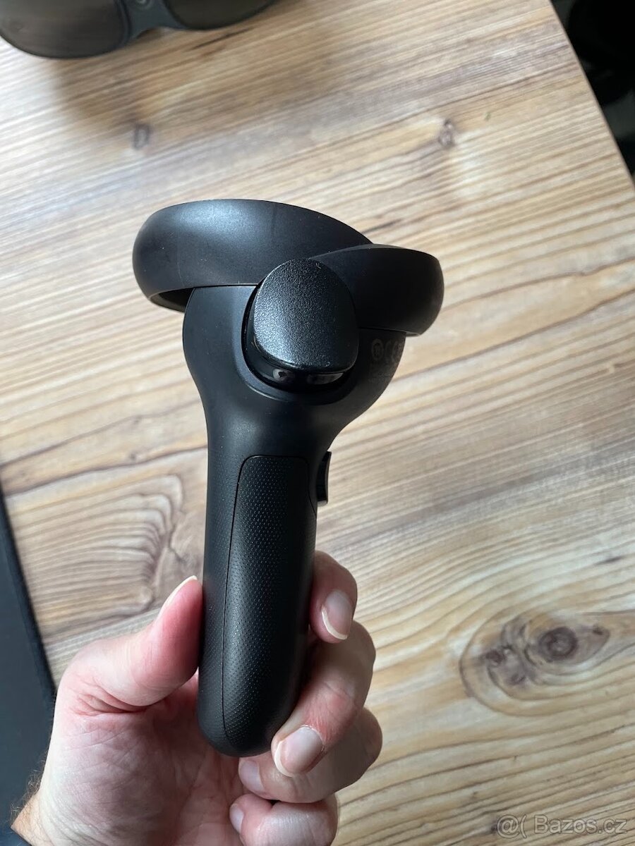 HTC Vive XR Elite – málo používané VR brýle - 5