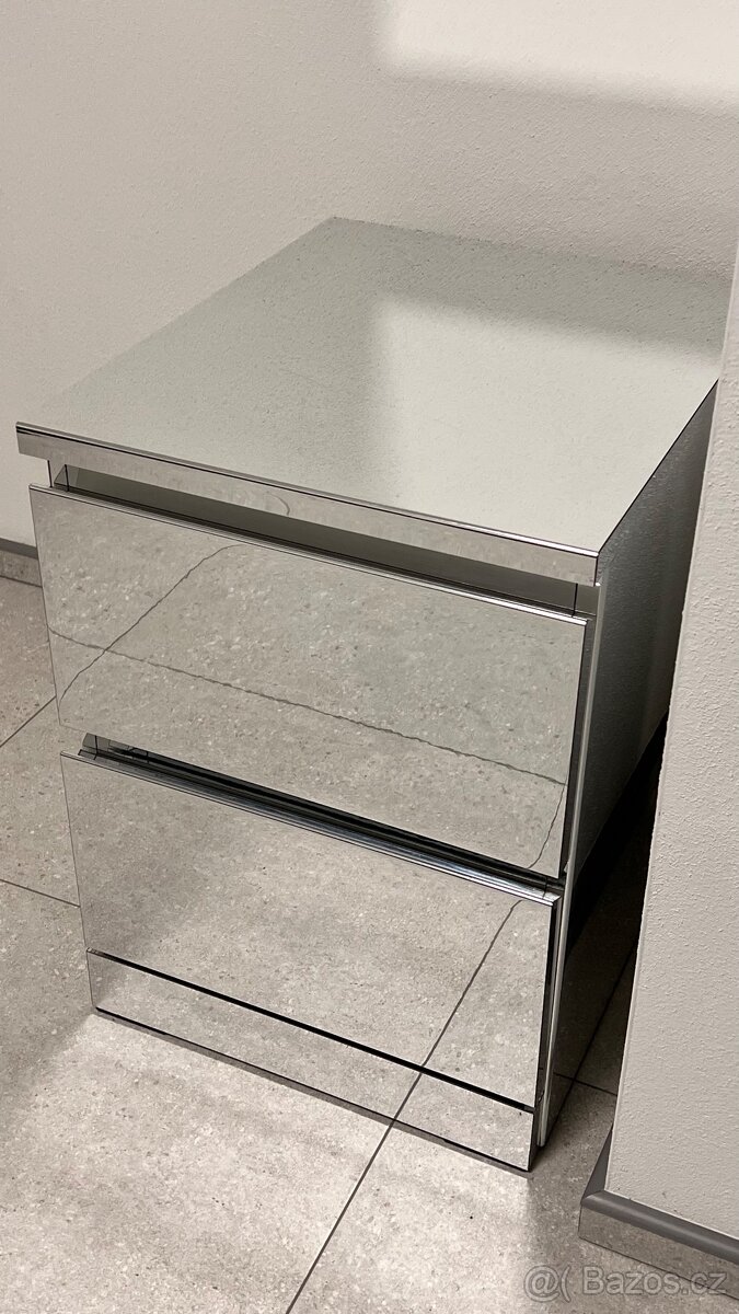 Komoda, stolek - MALM IKEA - 5