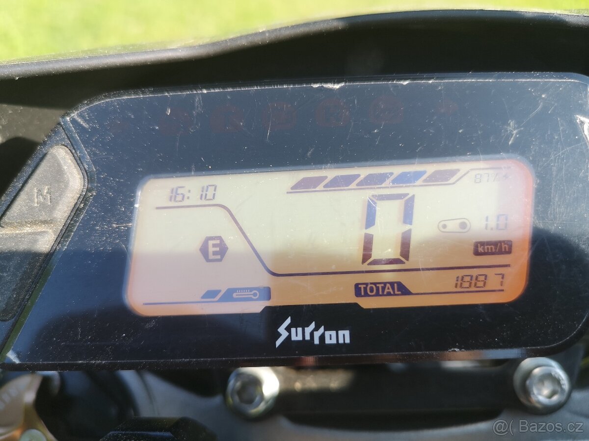 Sur-ron Ultra Bee 1887km, zánovní elektrické enduro.