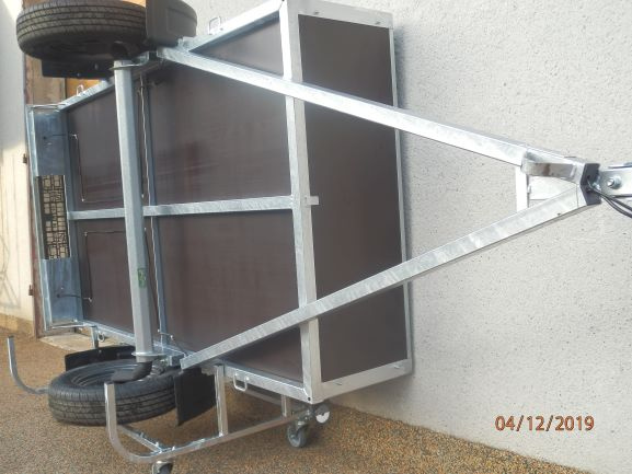 Kolébka na přívěsný vozík, kolečka o průměru 100 mm. - 5