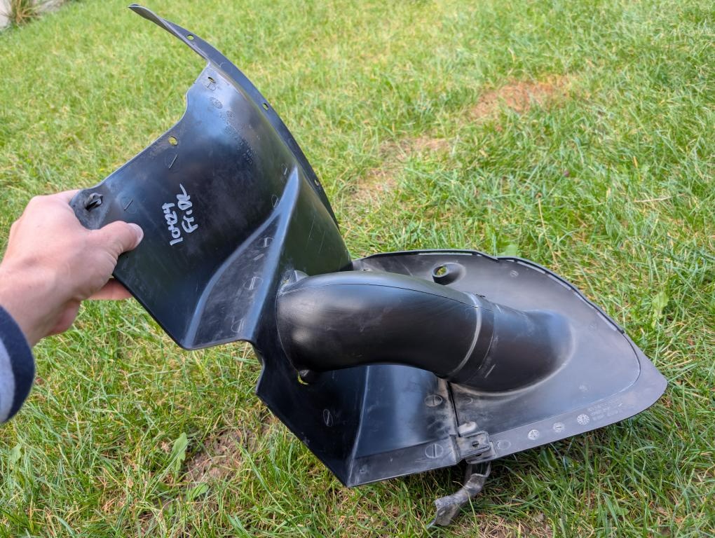 Corvette C6 - podběh přední na straně řidiče, komplet - 5