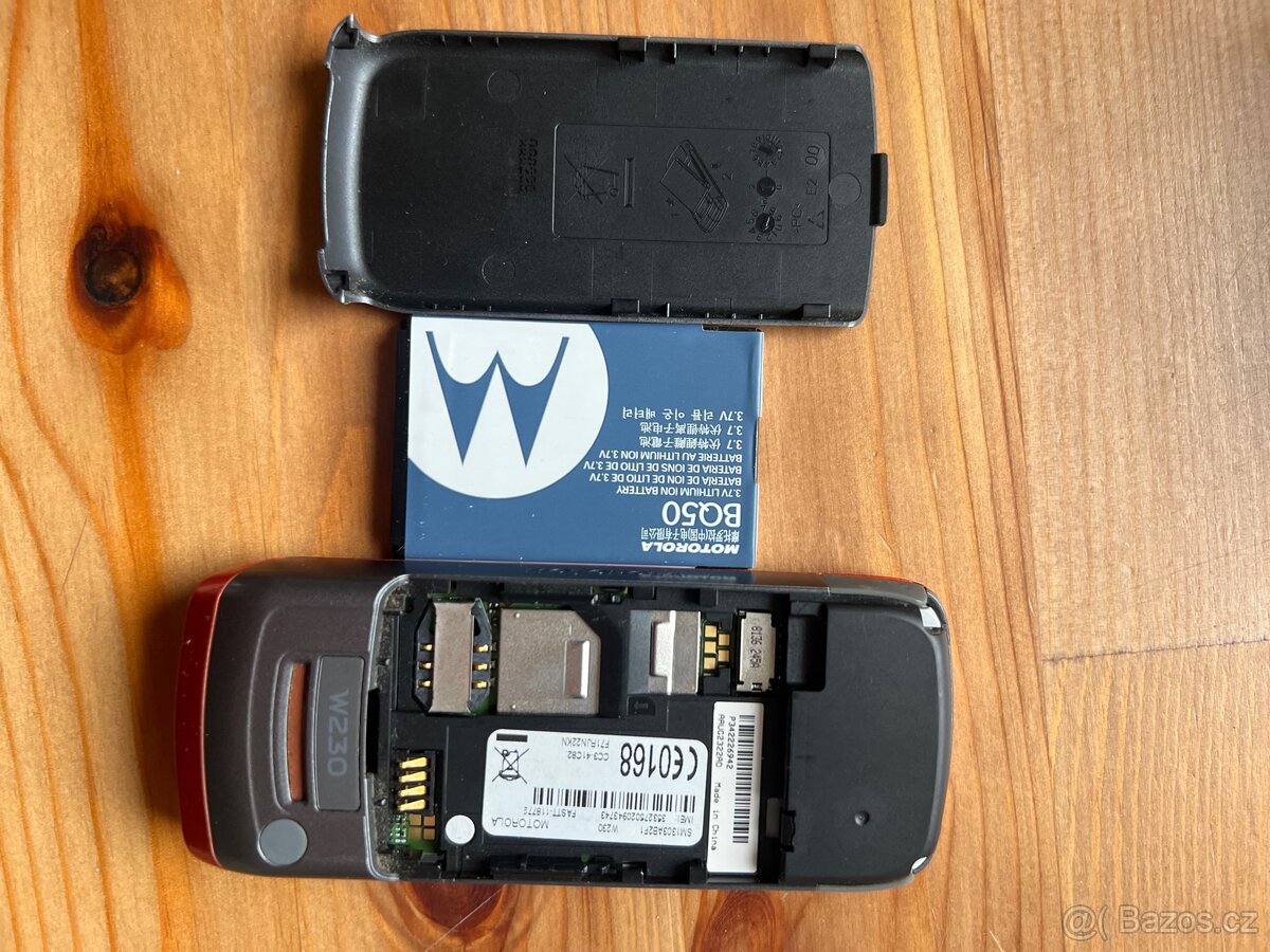 Motorola W230 komplet balení - 5