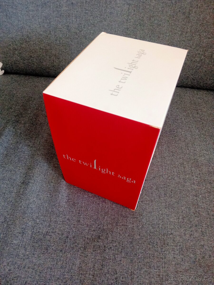 Twilight sága v boxu v angličtině - 5