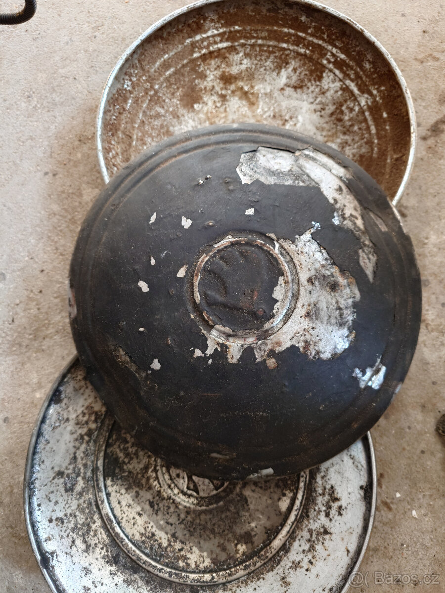 Škoda 100 kryty kol - 5