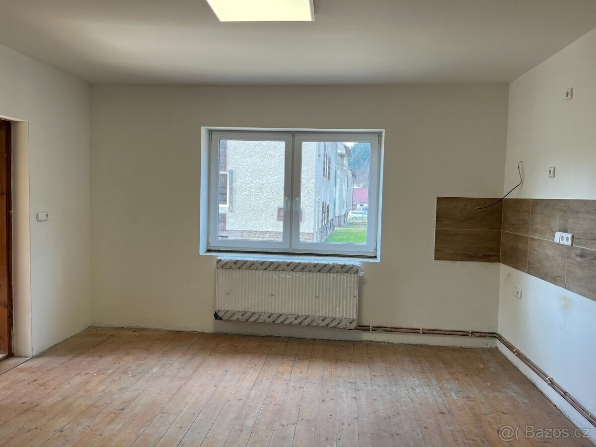 RD se zahradou v Karolince - 5