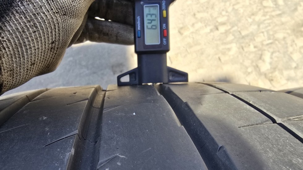 Letní pneu 255/35/19 Michelin - 5