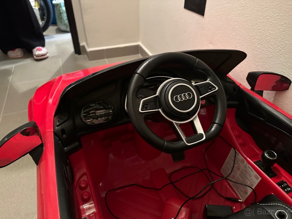 Elektrické autíčko Audi R8 Spyder (2-8 let, do 30 kg) - 5