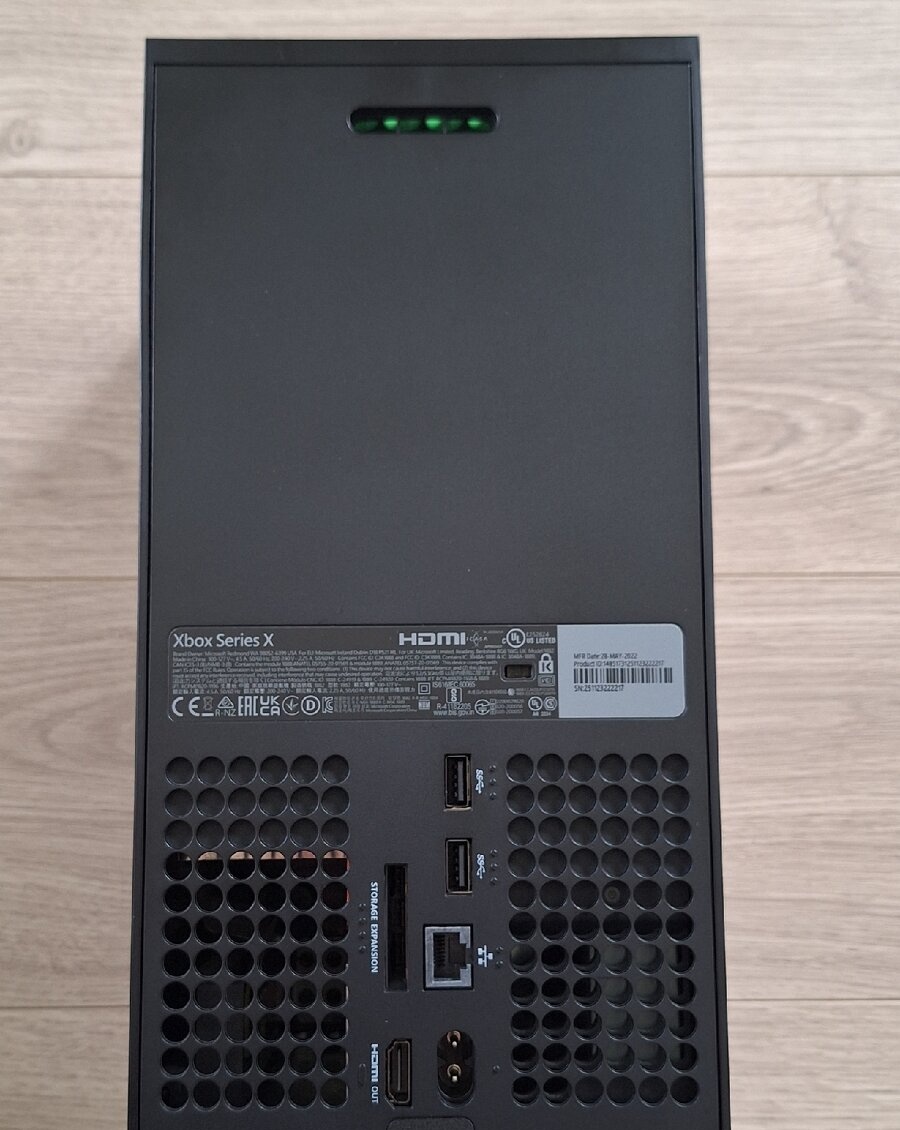 Prodám Xbox Series X - 5