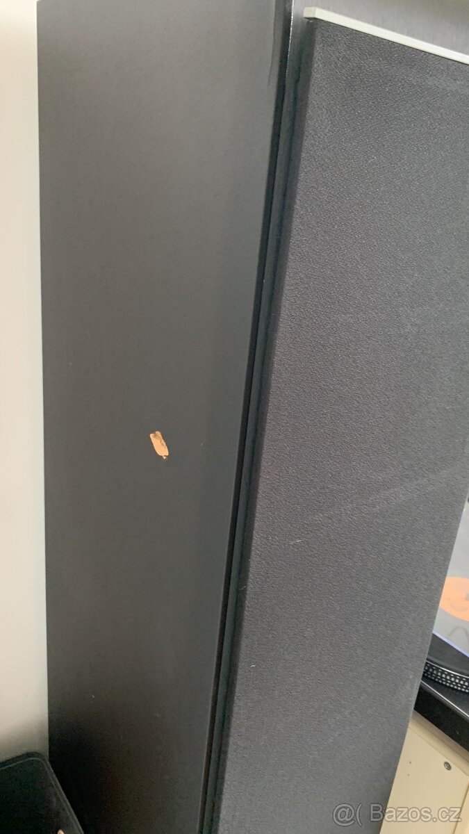 jeden JBL ES90 Black jako středový - 5