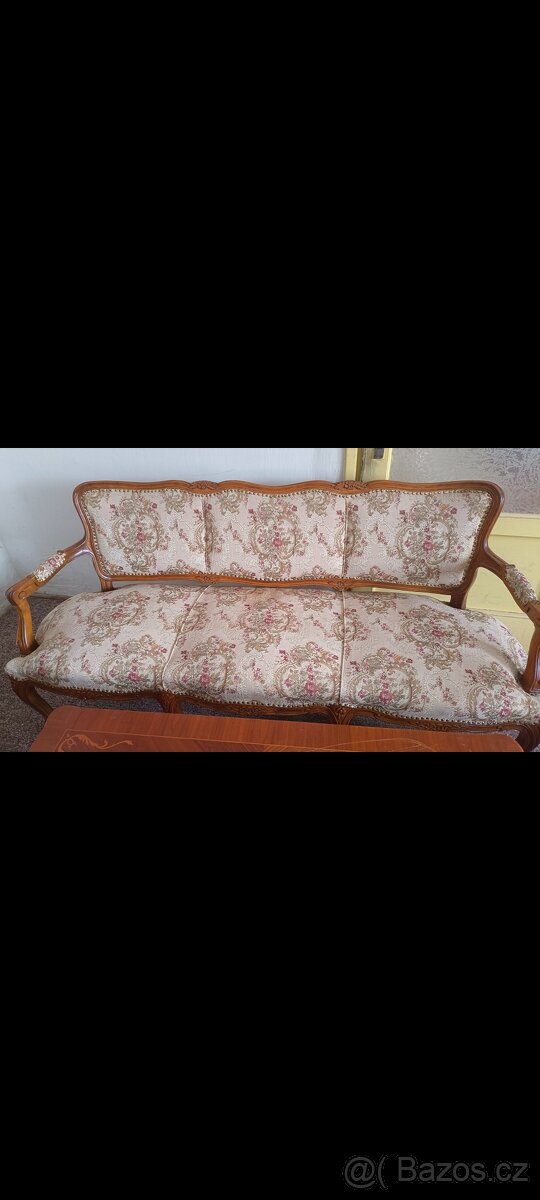 Starožitný řezbovaný nábytek - 5