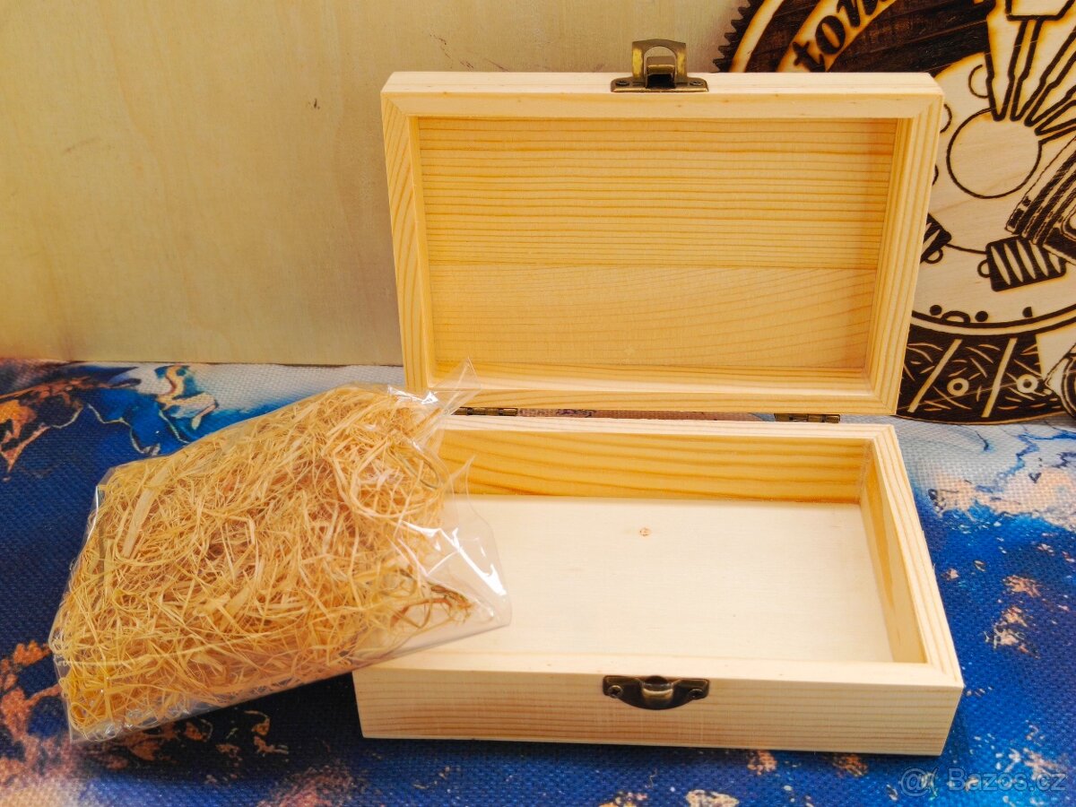 Dřevěná krabička Renault - 5