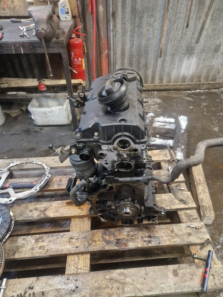 Motor 1.9 tdi 77kw BXE, ale stejný s BKC, BJB - 5